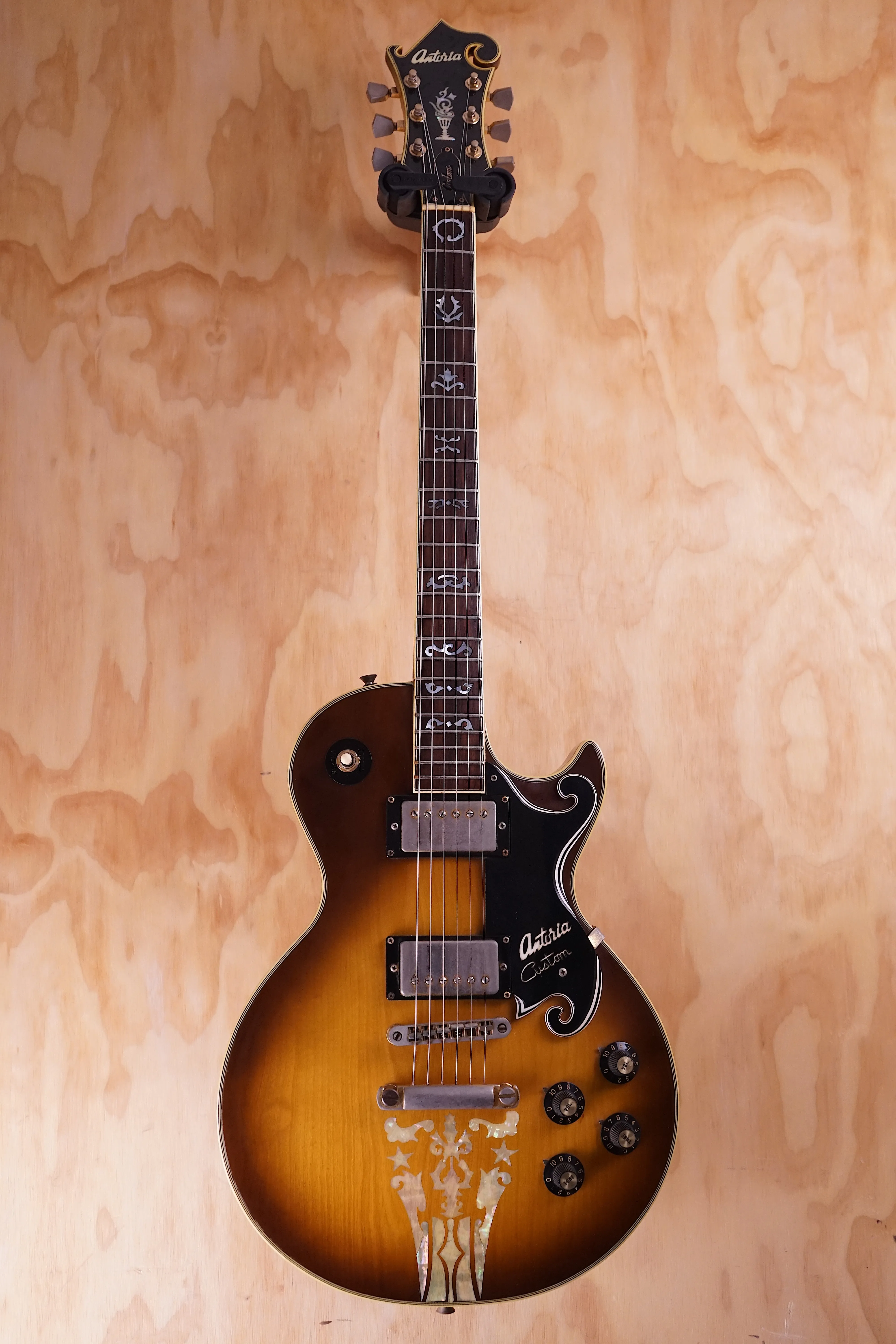 Antoria Memphis Custom Agent Electric Guitar (Used Comm.)
