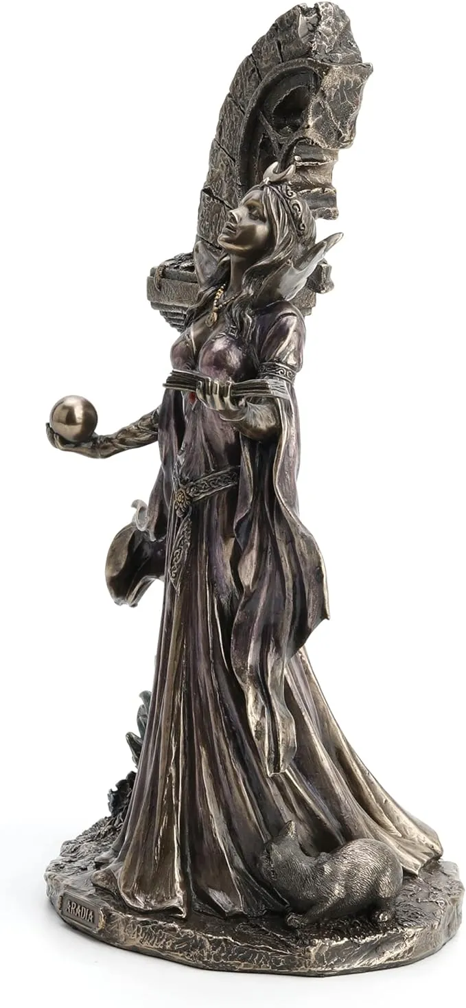 Aradia the Wiccan Queen of Witches Statue by Veronese Design