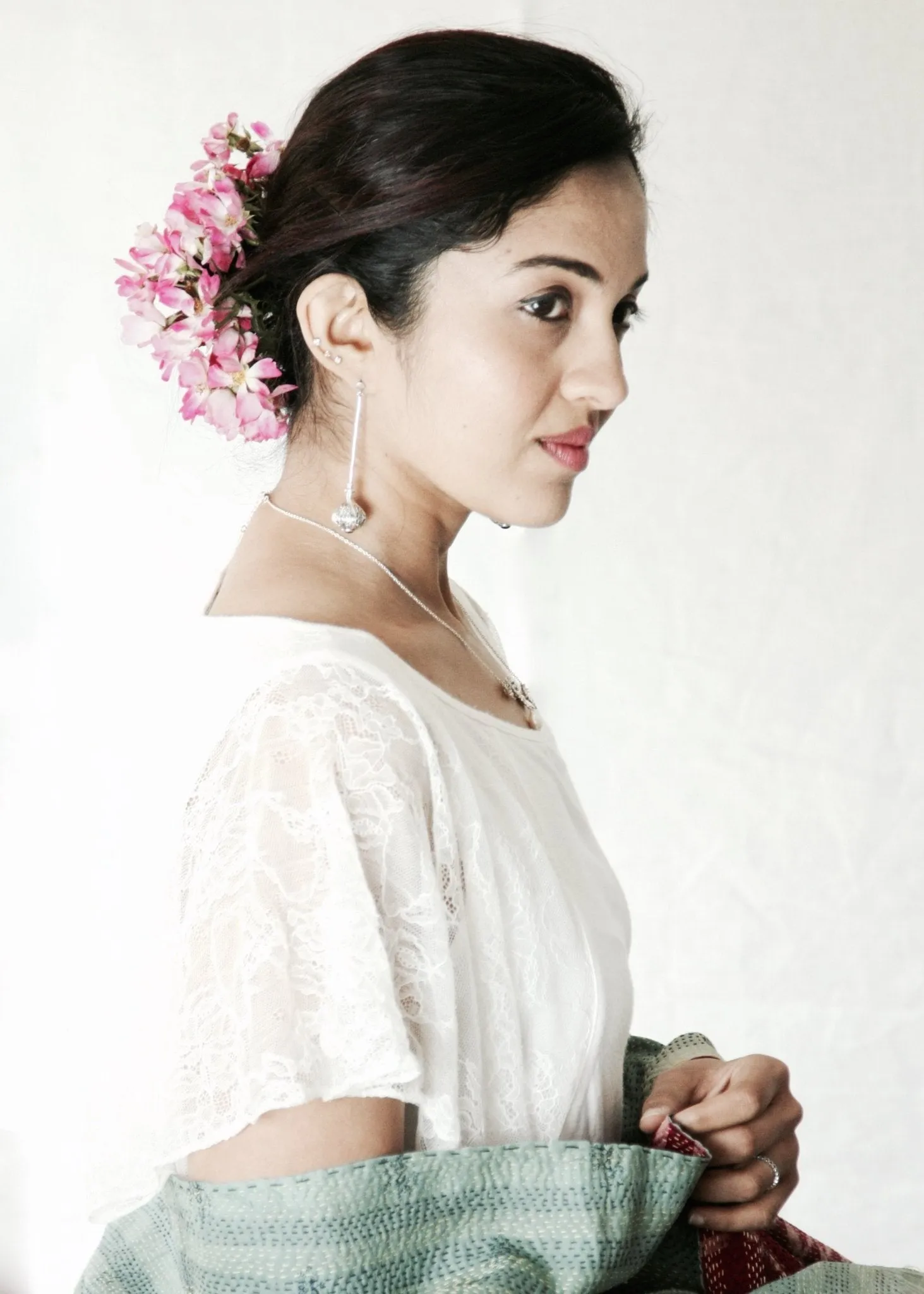 Arresting, graceful, long earrings with garnet