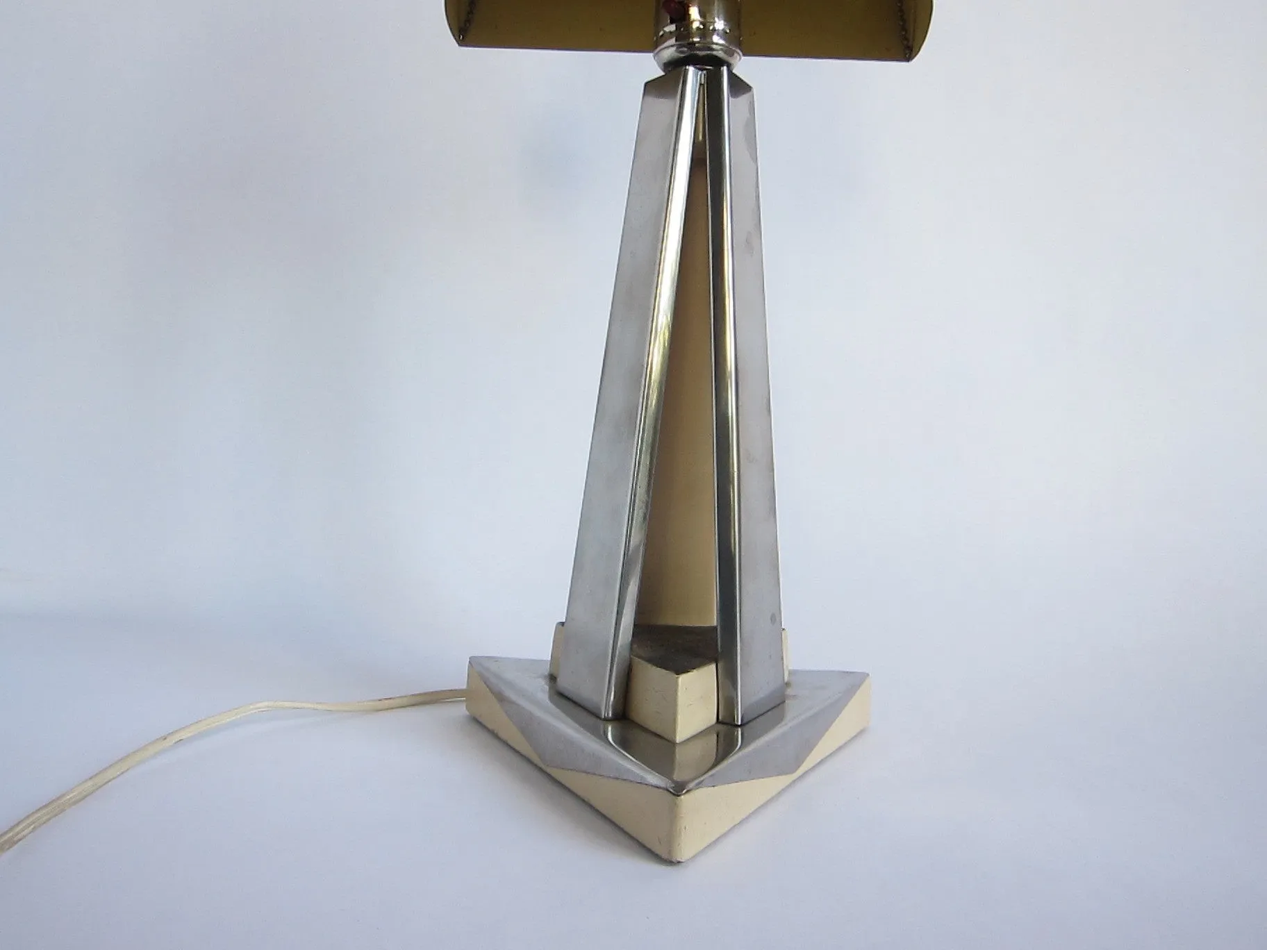 Art Deco Style Table Lamp