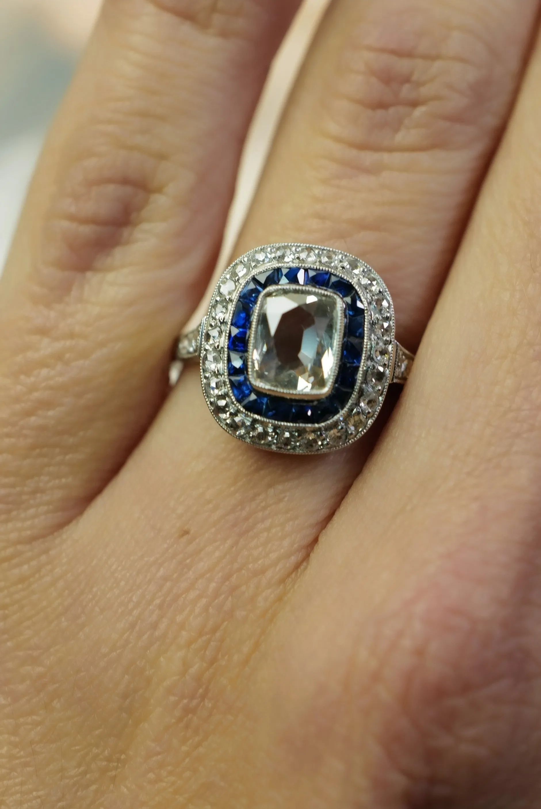 Art deco style target ring