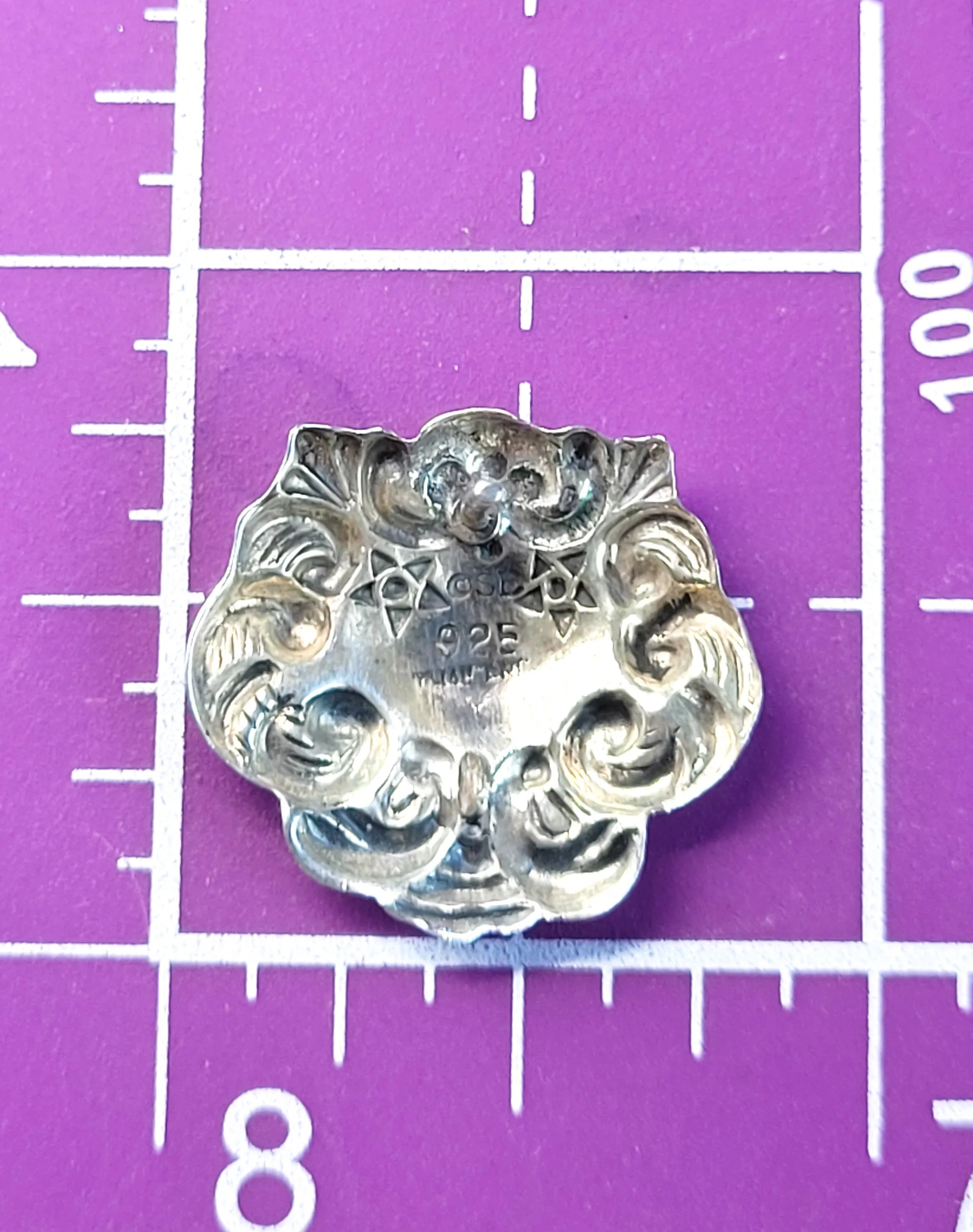 Art Nouveau style repousse shield sterling silver vintage earrings signed SE