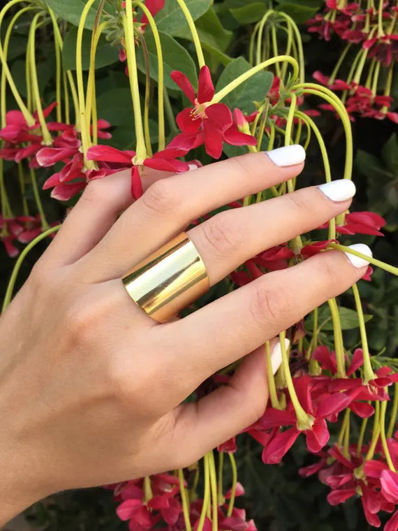 Bold & Chic Wide Tube Ring – Adjustable & Stylish