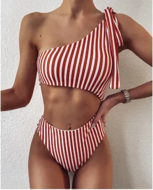Chic Striped Cut-out One Shoulder One Piece Swimsuit – Trendy & Sexy Beachwear