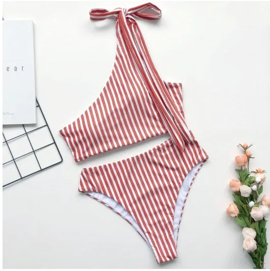 Chic Striped Cut-out One Shoulder One Piece Swimsuit – Trendy & Sexy Beachwear