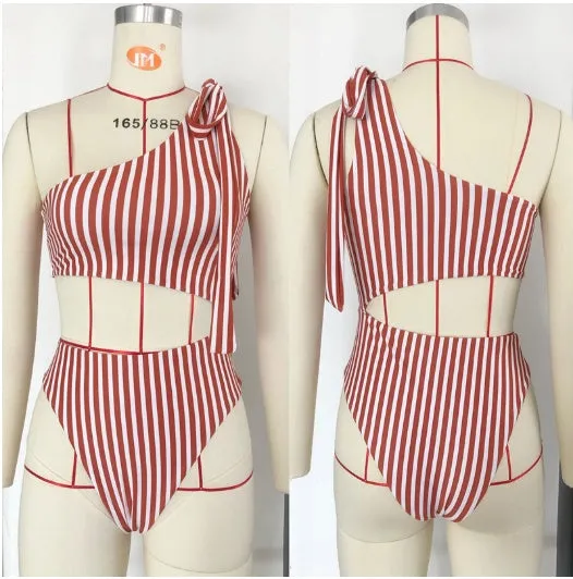 Chic Striped Cut-out One Shoulder One Piece Swimsuit – Trendy & Sexy Beachwear