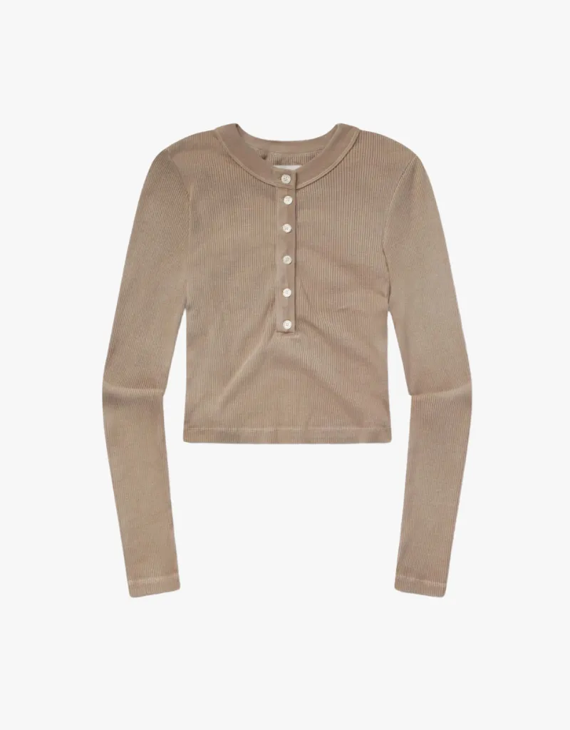 Citizens of Humanity Varra Henley Shirt in Sandatlas