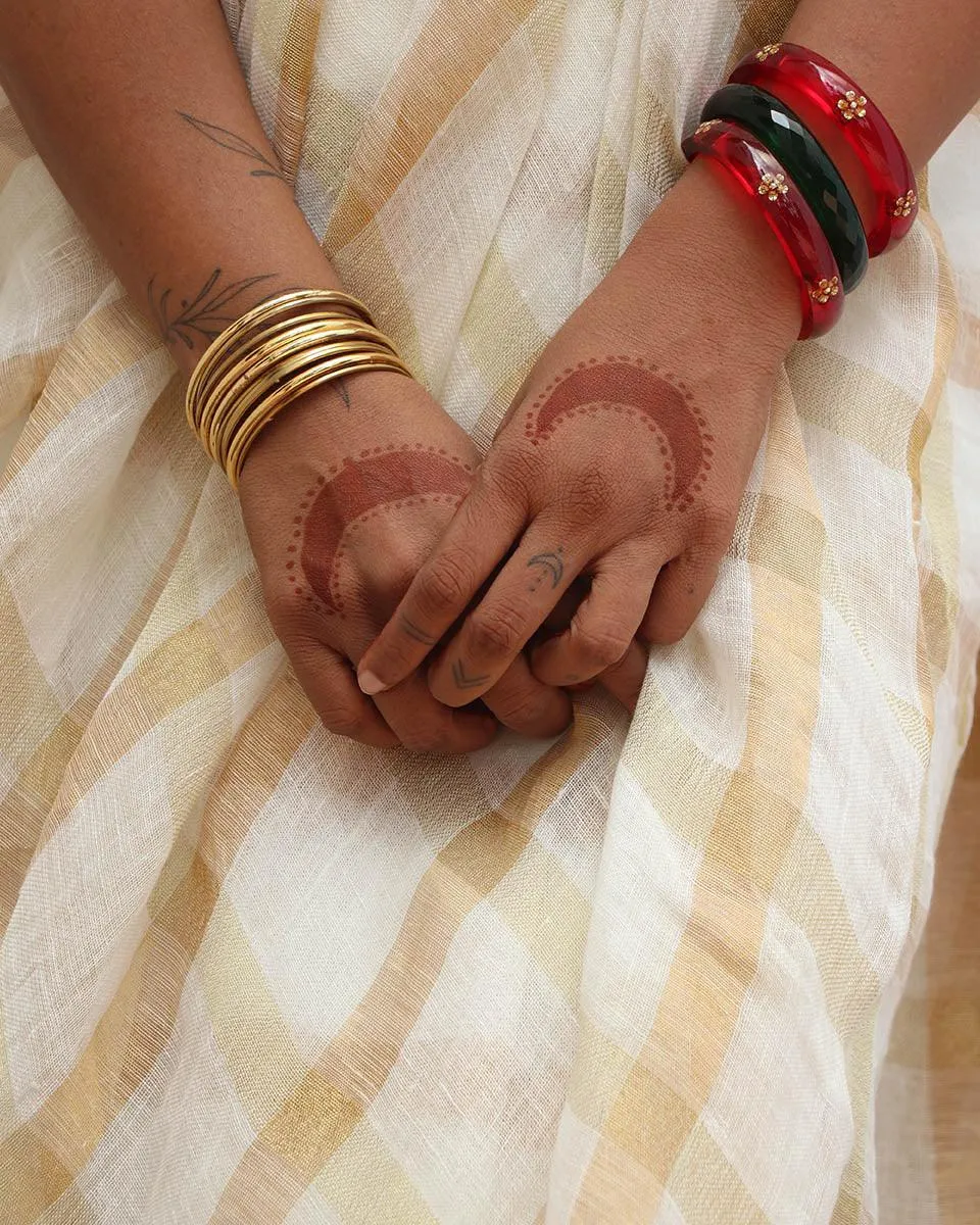 Devaki Handwoven Linen Zari Saree - Onam