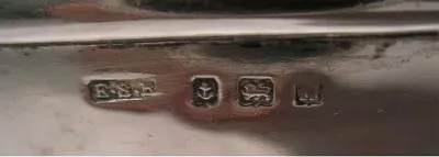 Flask Antique Sterling Silver Inlaid Bayonet Cap with Beveled Glass