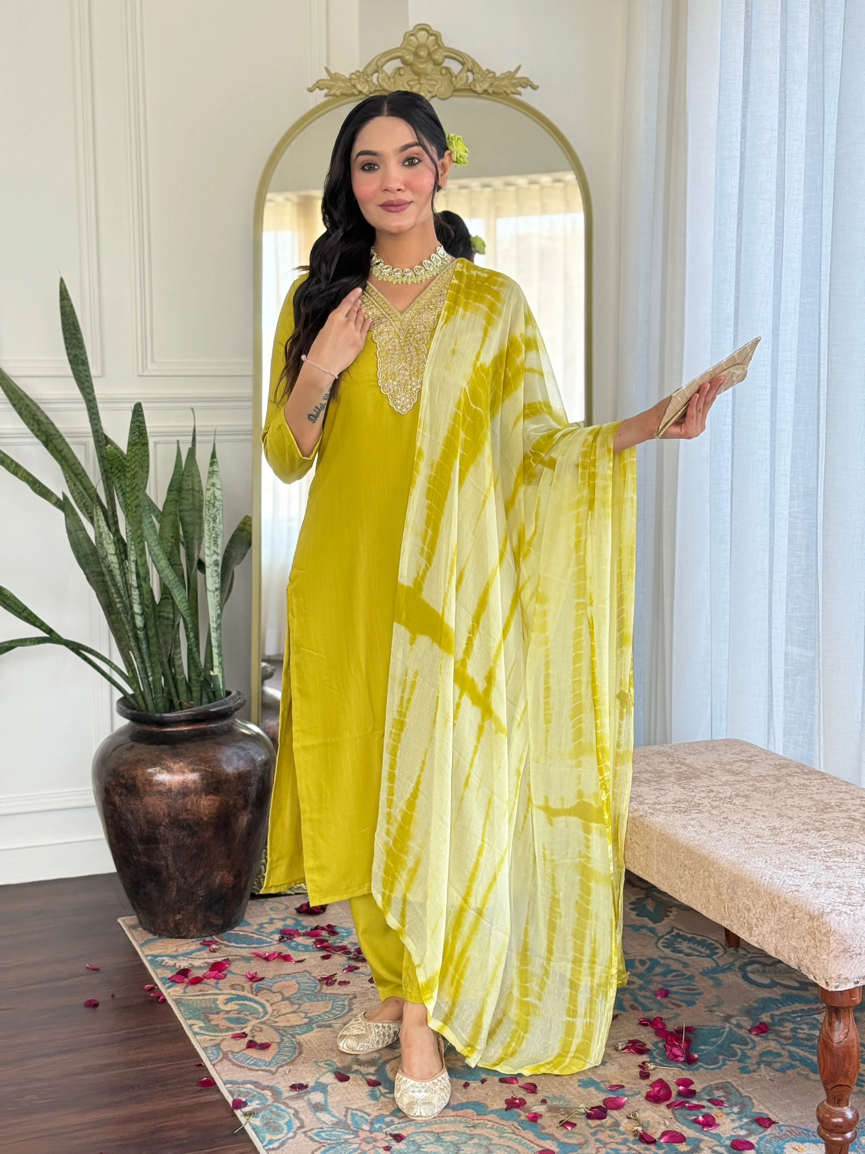 FRILLFIT : Tie-Dye Kurti Set with Embroidered Neckline
