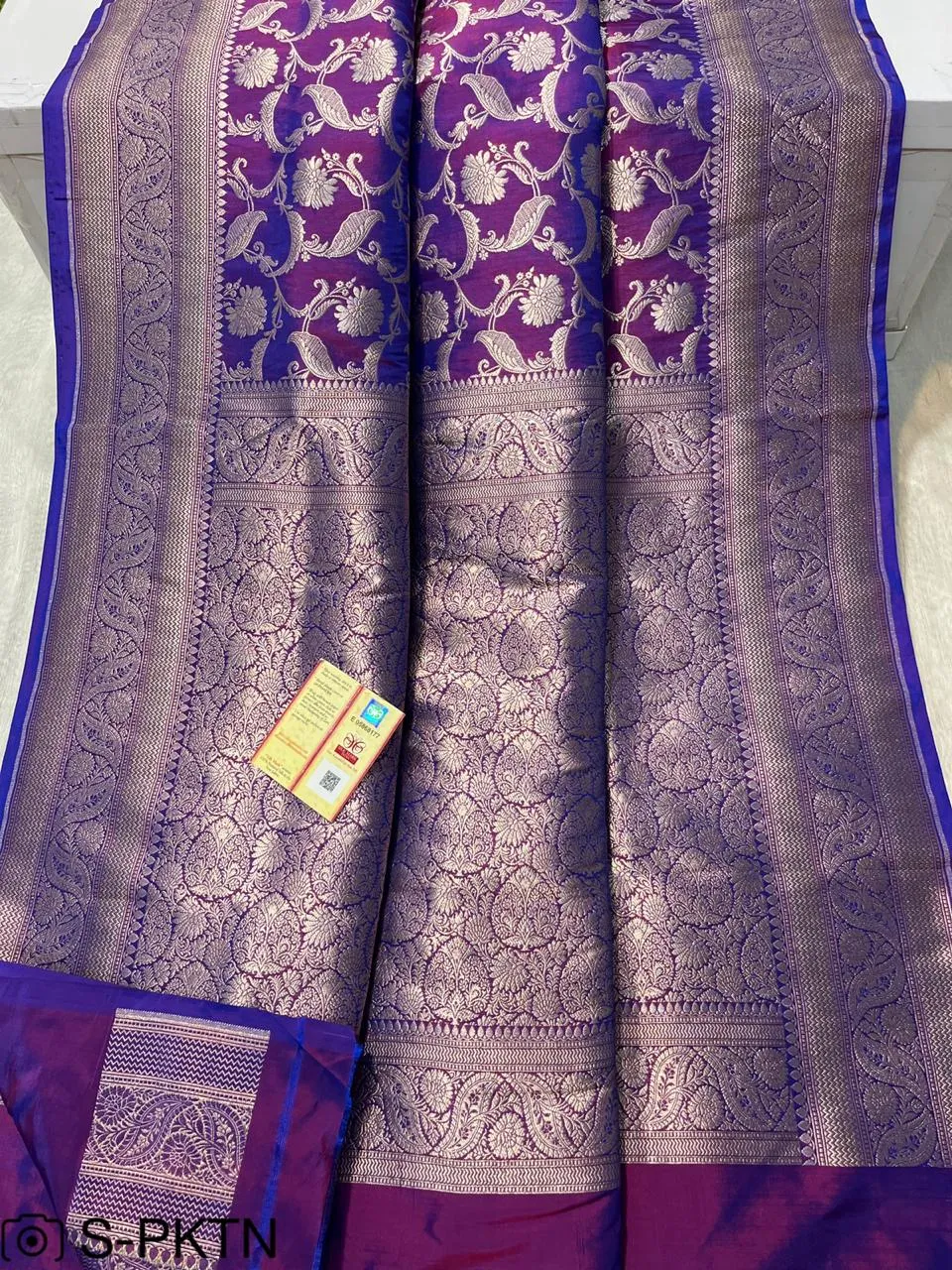 Gold Zari Banarasi Silk Saree with heavy pallu
