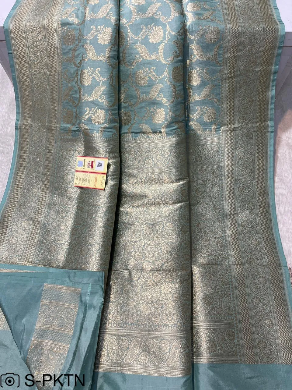 Gold Zari Banarasi Silk Saree with heavy pallu