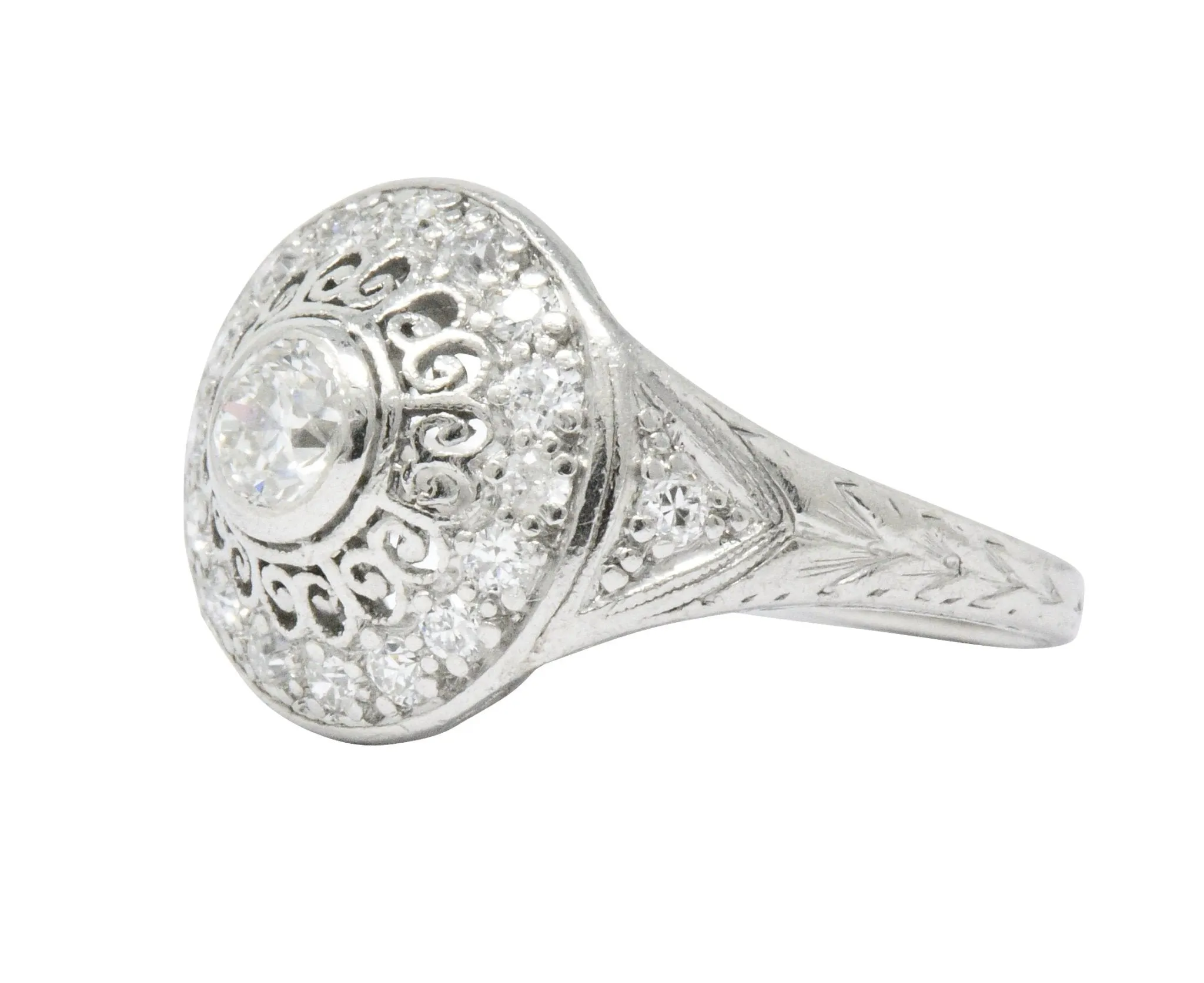 Graceful Art Deco 0.90 CTW Diamond Platinum Filigree Halo Engagement Ring