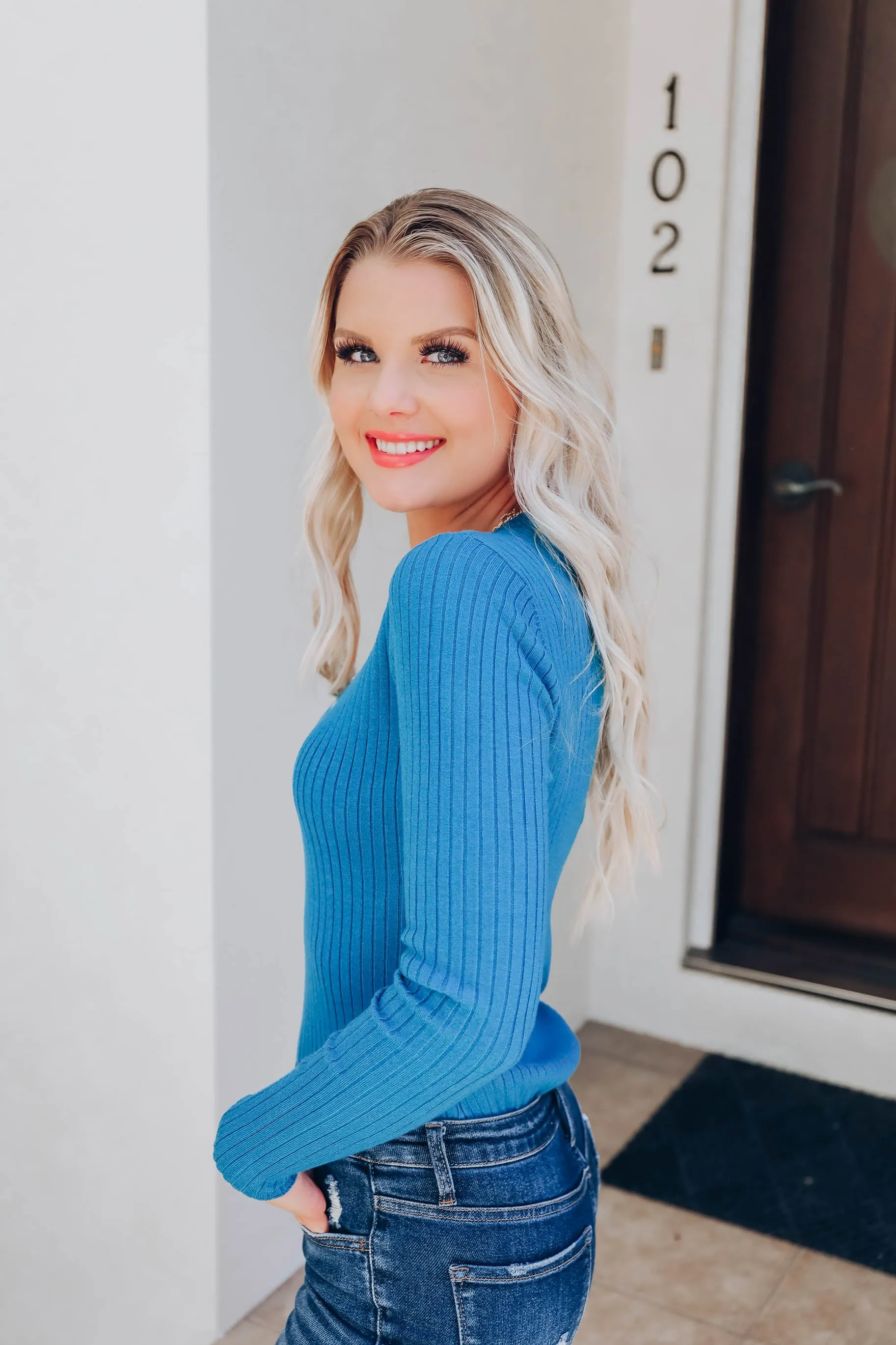 Graceful Silhouette Top - Teal
