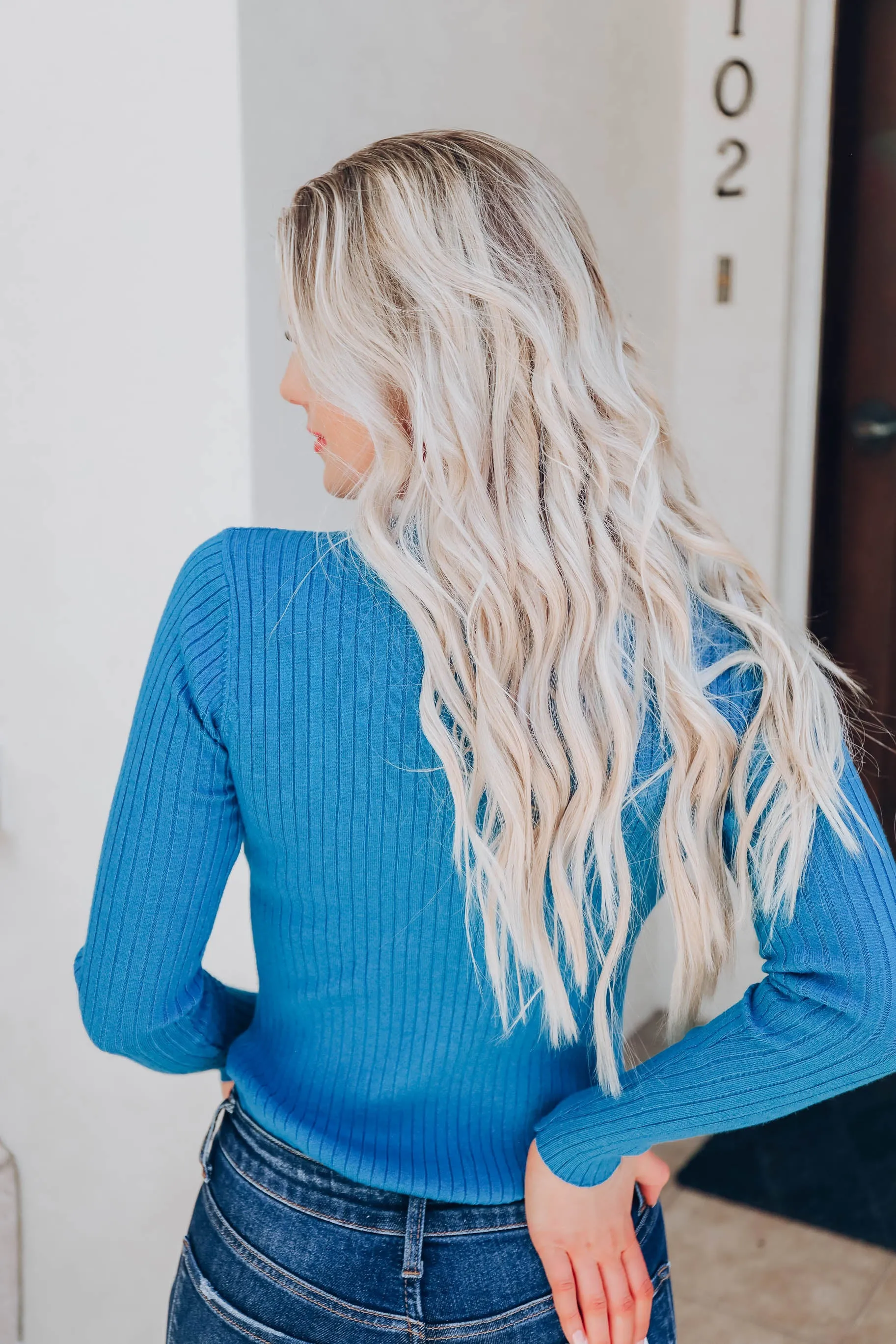 Graceful Silhouette Top - Teal