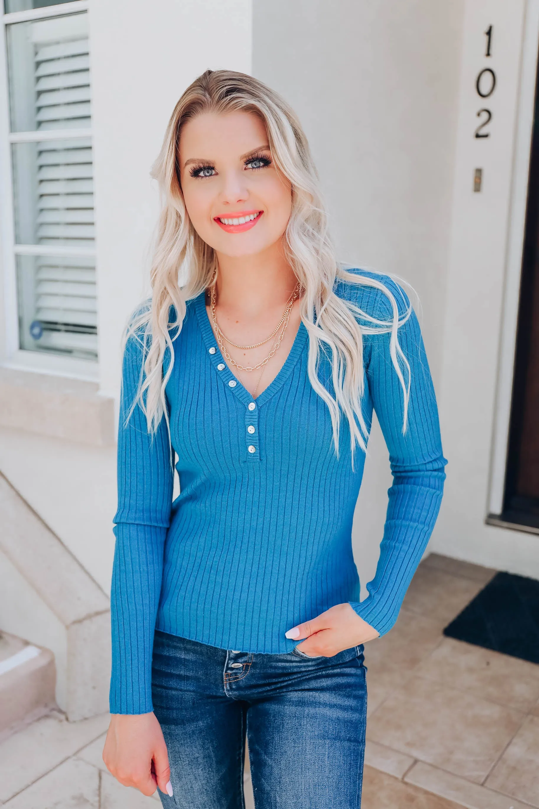 Graceful Silhouette Top - Teal