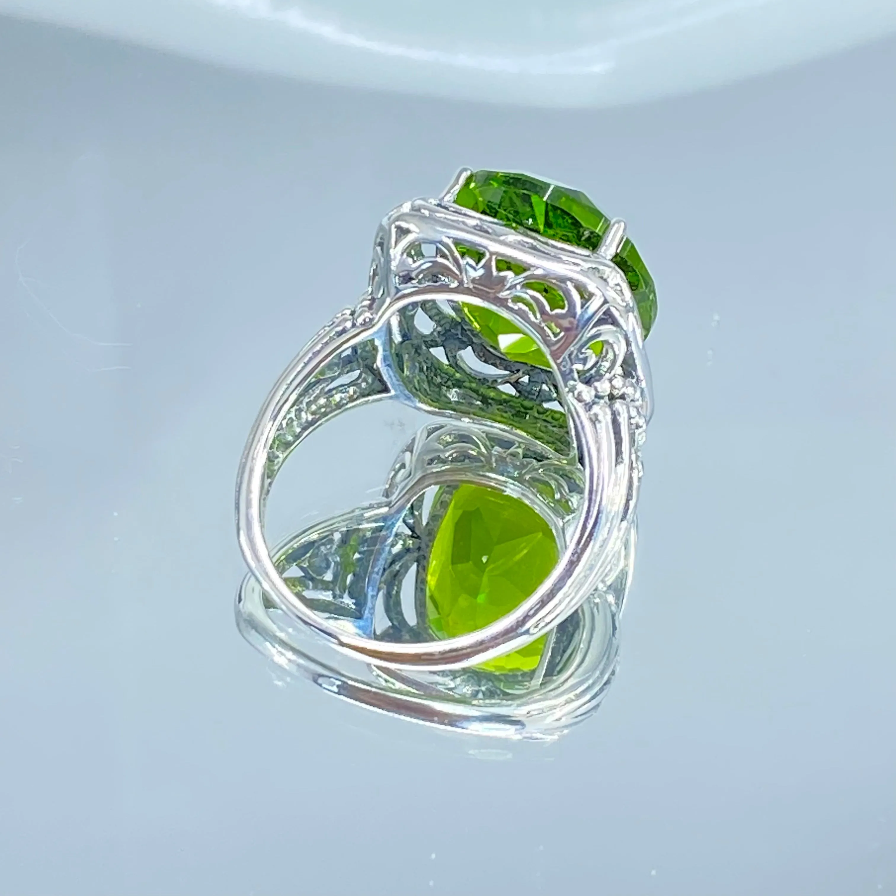 Green Peridot Ring, Size 8.5, Oval Gemstone, Retro Swirl Filigree, Art Deco Vintage Jewelry, D119 - Ready to Ship