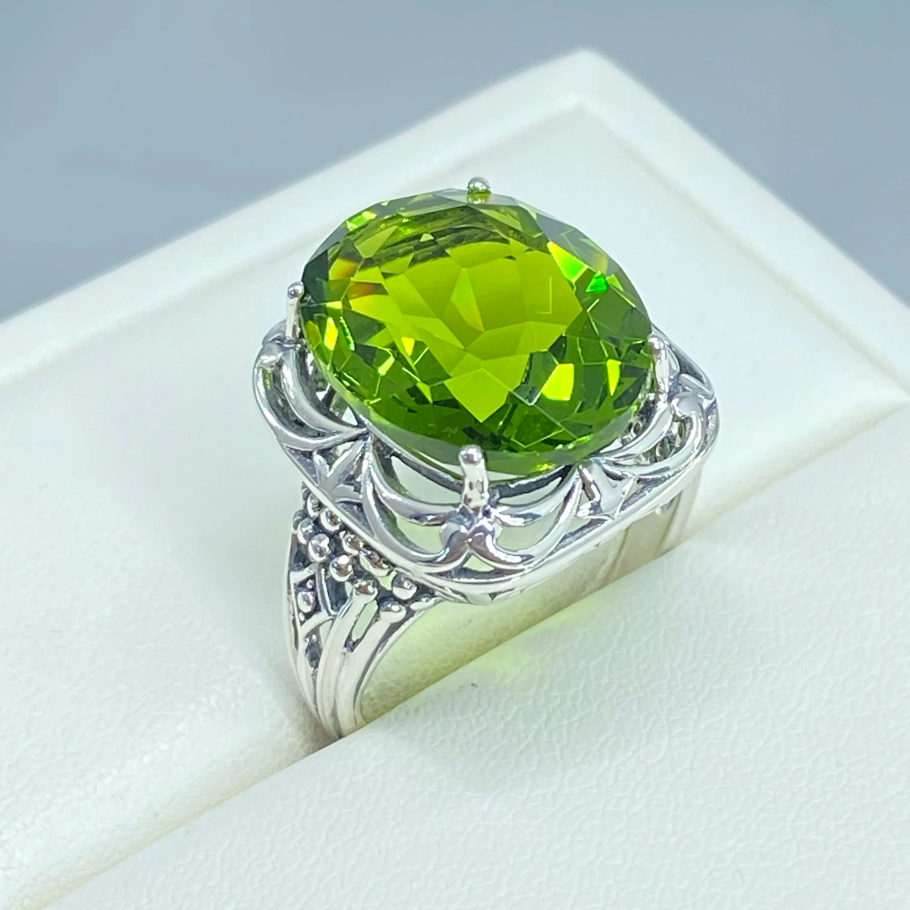 Green Peridot Ring, Size 8.5, Oval Gemstone, Retro Swirl Filigree, Art Deco Vintage Jewelry, D119 - Ready to Ship