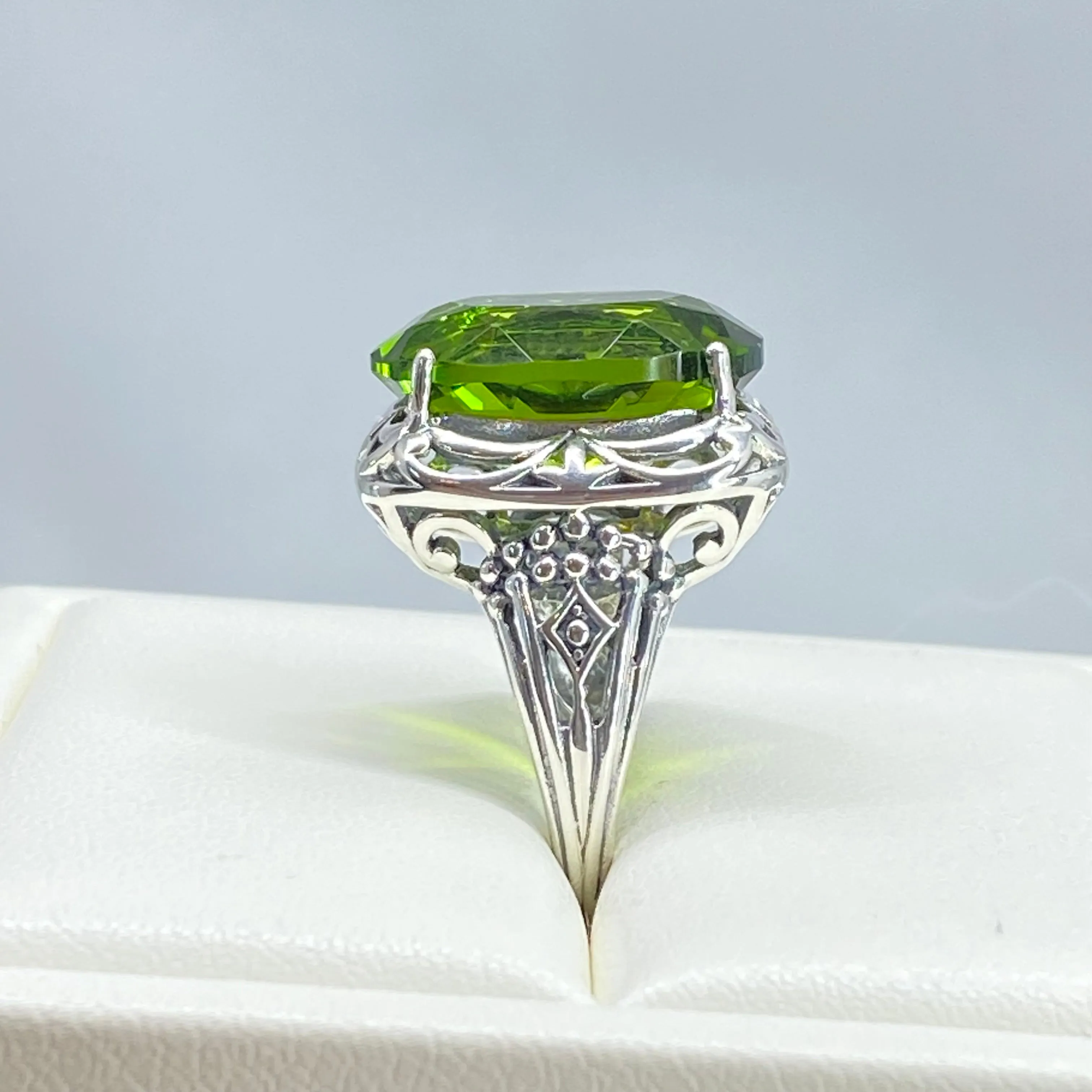 Green Peridot Ring, Size 8.5, Oval Gemstone, Retro Swirl Filigree, Art Deco Vintage Jewelry, D119 - Ready to Ship