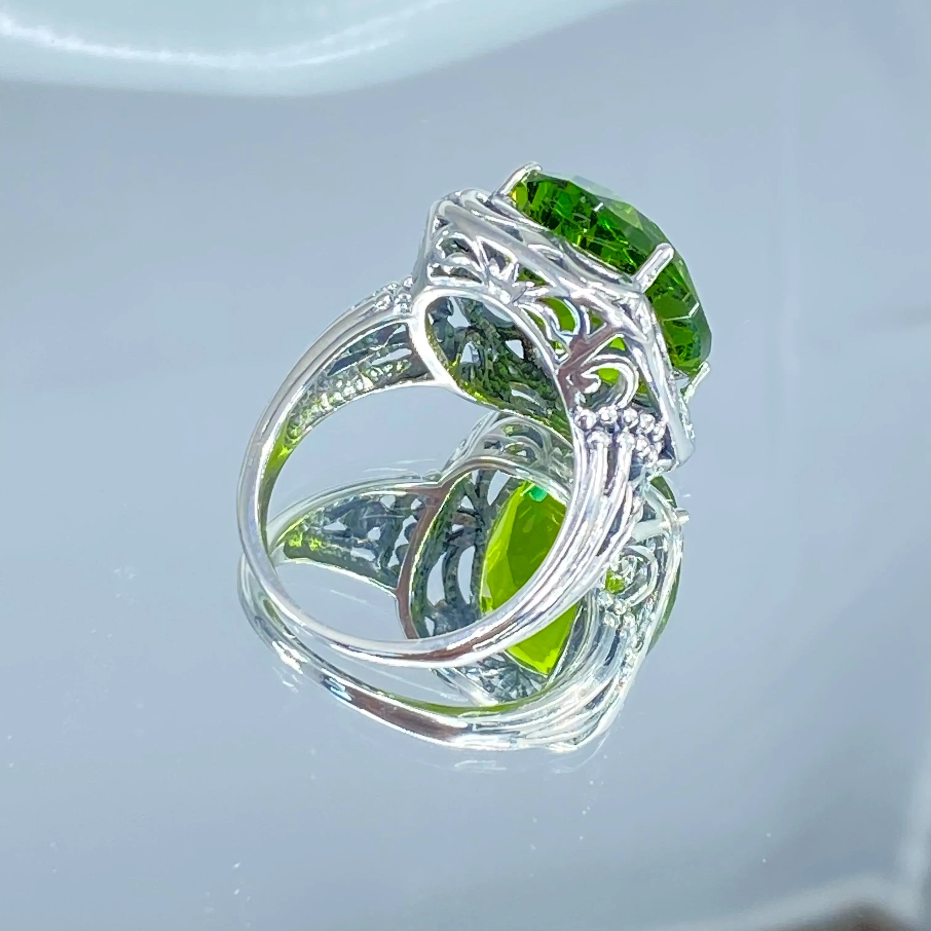 Green Peridot Ring, Size 8.5, Oval Gemstone, Retro Swirl Filigree, Art Deco Vintage Jewelry, D119 - Ready to Ship