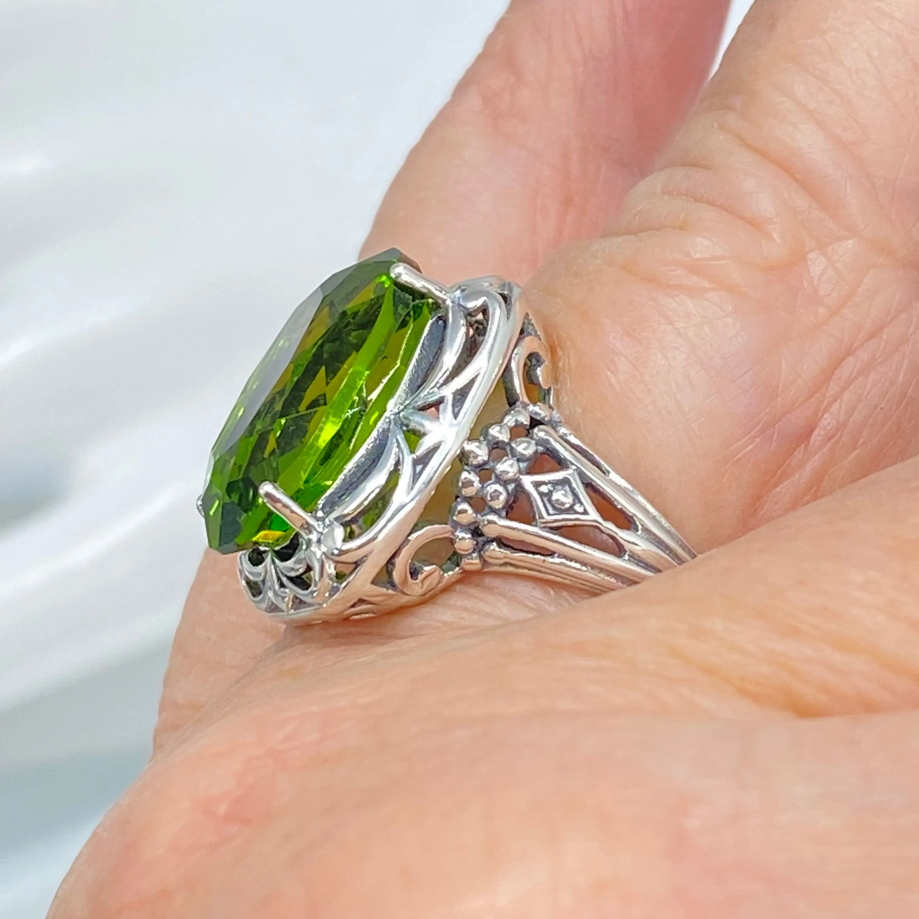 Green Peridot Ring, Size 8.5, Oval Gemstone, Retro Swirl Filigree, Art Deco Vintage Jewelry, D119 - Ready to Ship