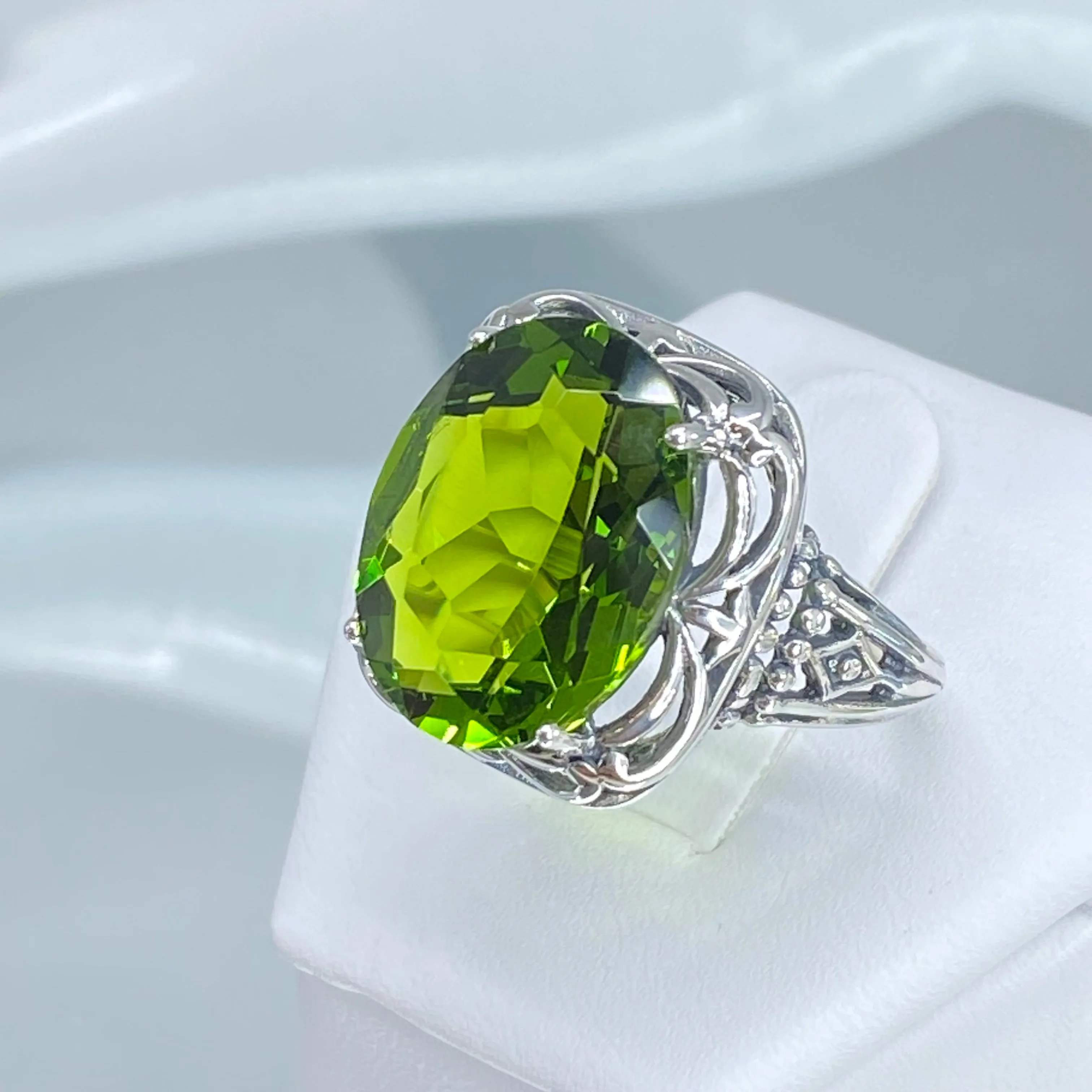 Green Peridot Ring, Size 8.5, Oval Gemstone, Retro Swirl Filigree, Art Deco Vintage Jewelry, D119 - Ready to Ship