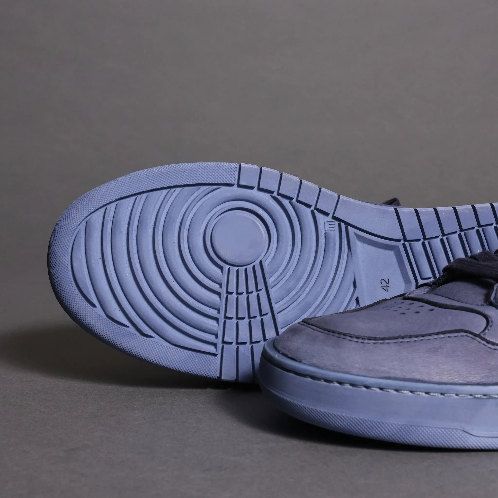HB01A Navy Sneaker