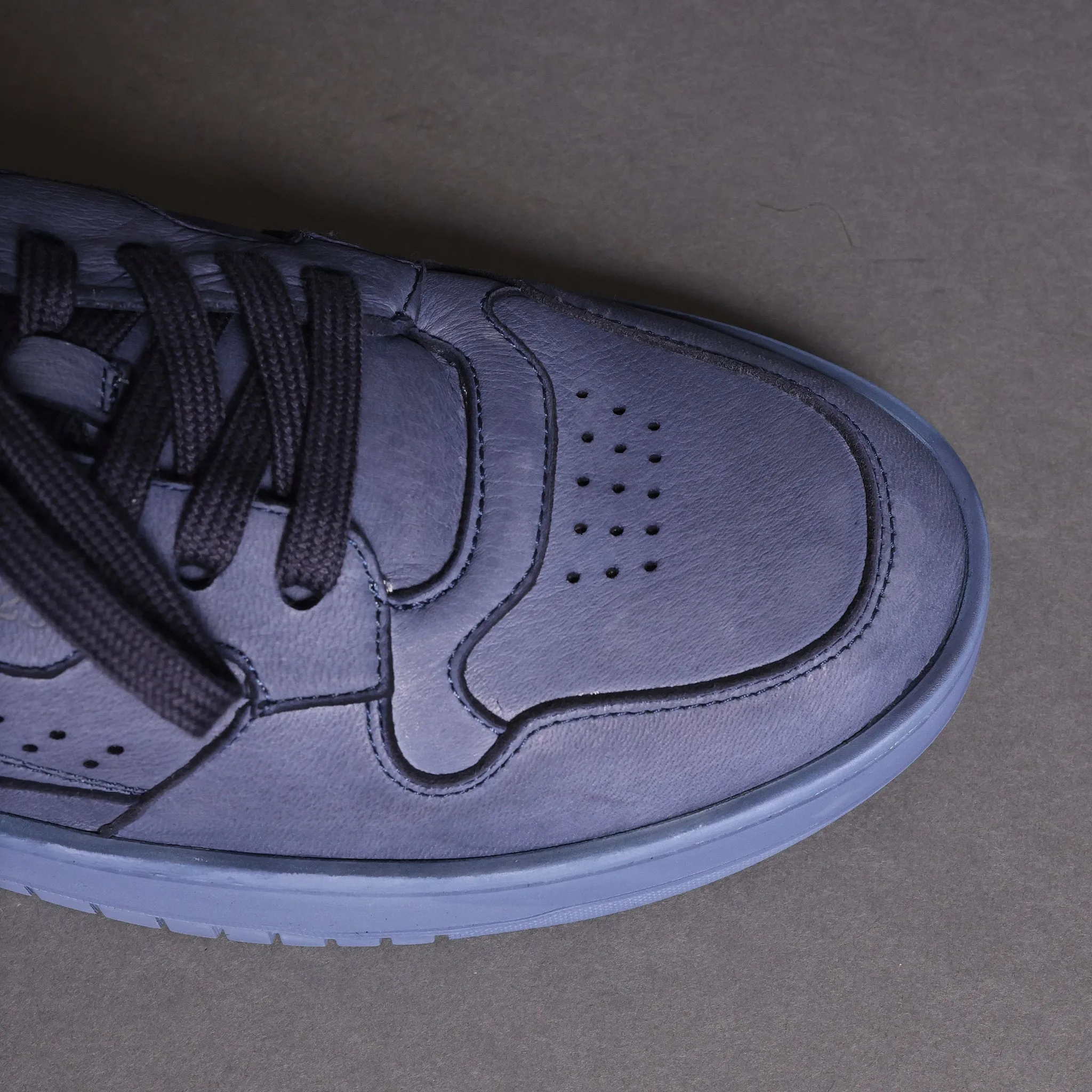 HB01A Navy Sneaker