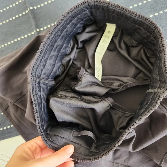 Lululemon Track That Black Shorts 5&quot; Size 4