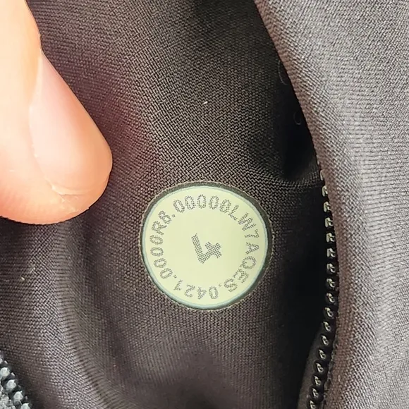 Lululemon Track That Black Shorts 5&quot; Size 4