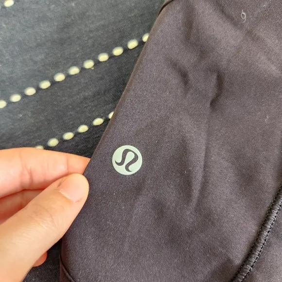 Lululemon Track That Black Shorts 5&quot; Size 4