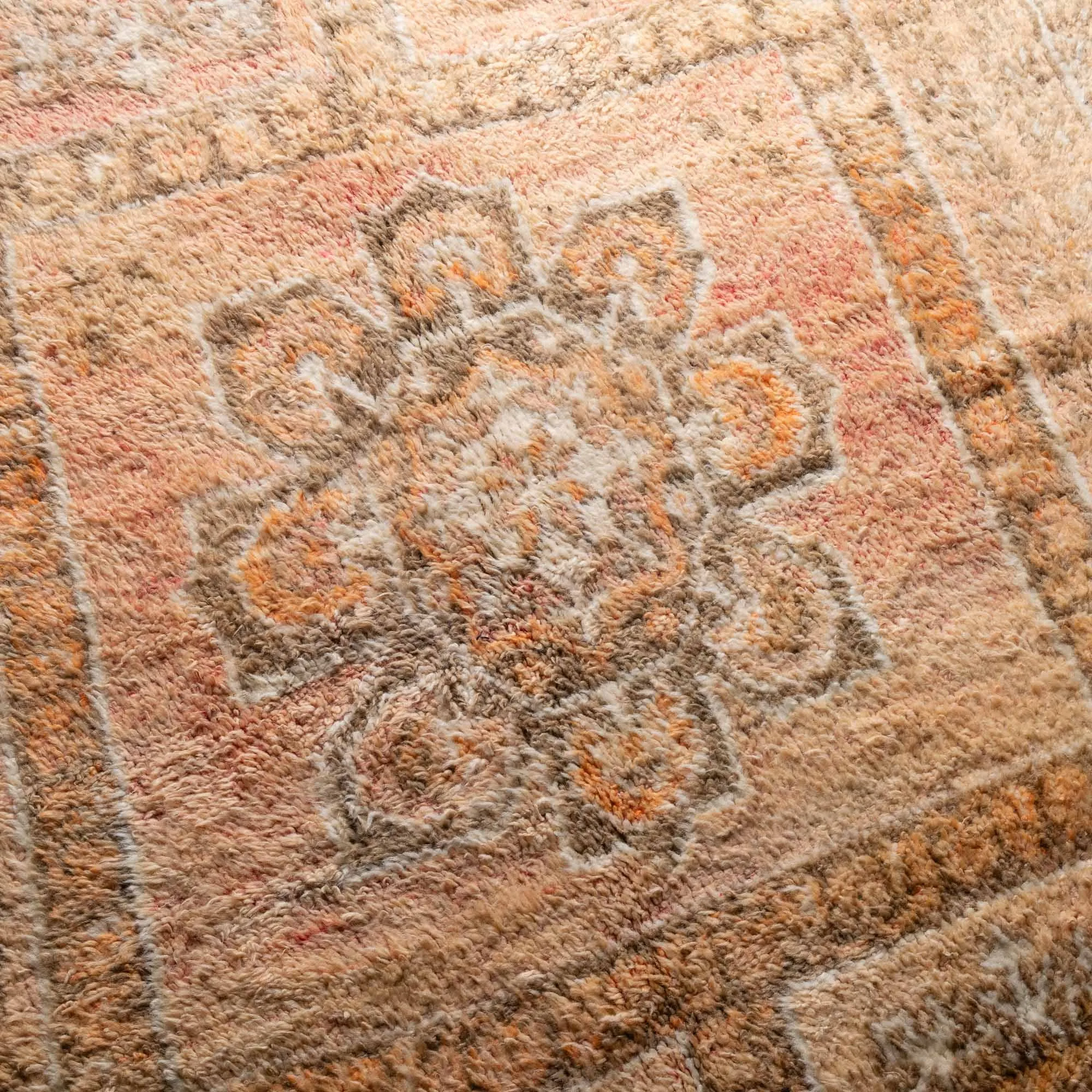 Maymouna - vintage boujad rug