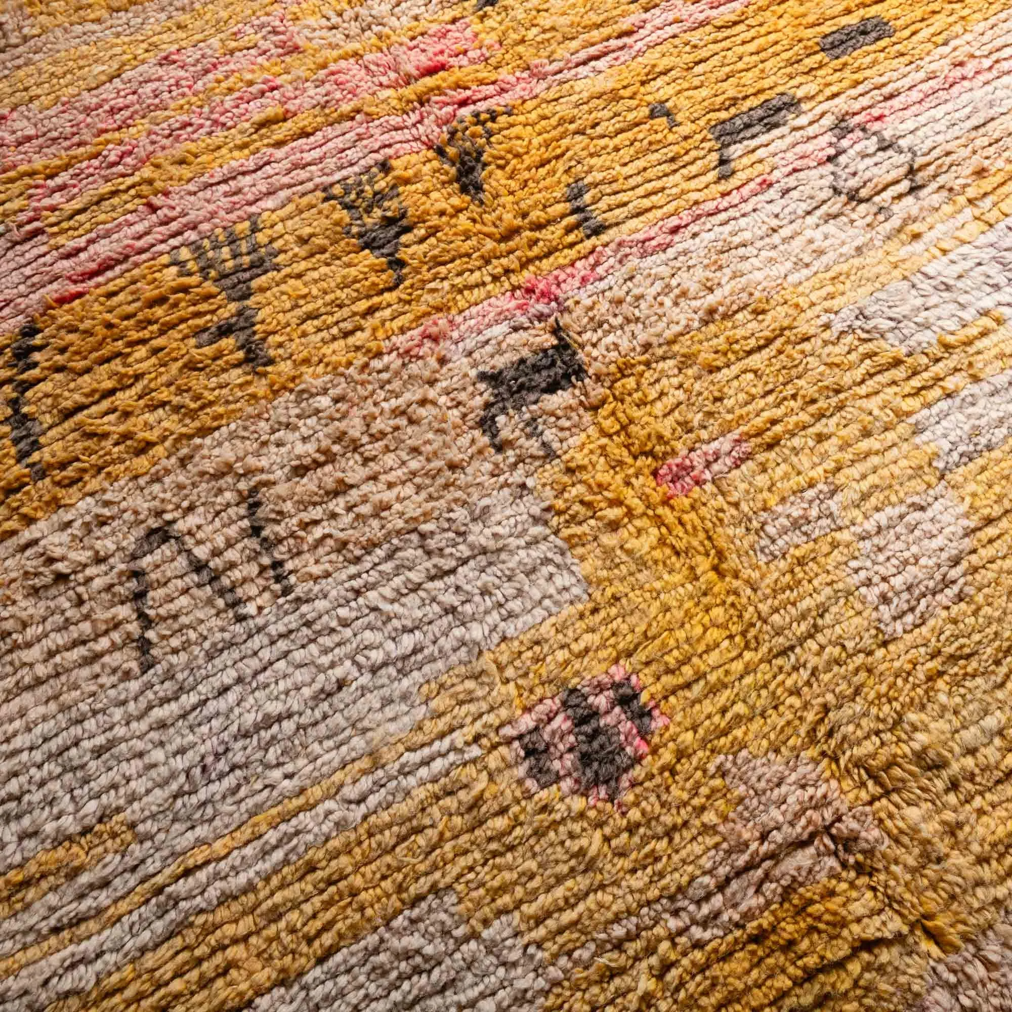 Naima - vintage boujad rug