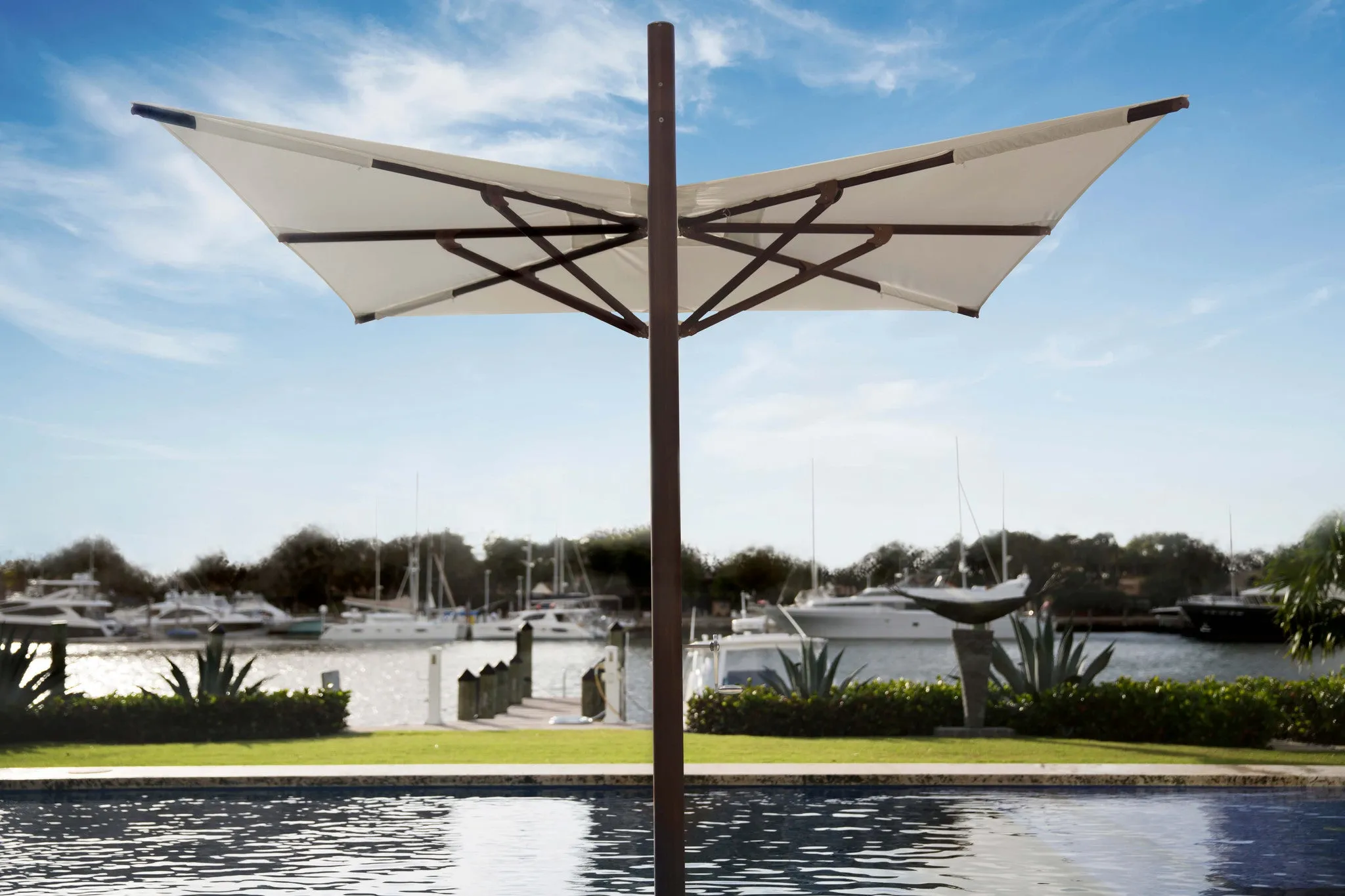 Ocean Master MAX Zero Horizon Cantilever Umbrella - TUUCI