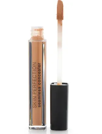 Ready To Wear Cosmetics Liquidation Lots - Retail Value Up To $40 Each Unit