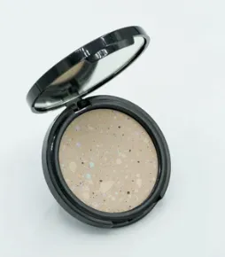 Ready To Wear Cosmetics Liquidation Lots - Retail Value Up To $40 Each Unit