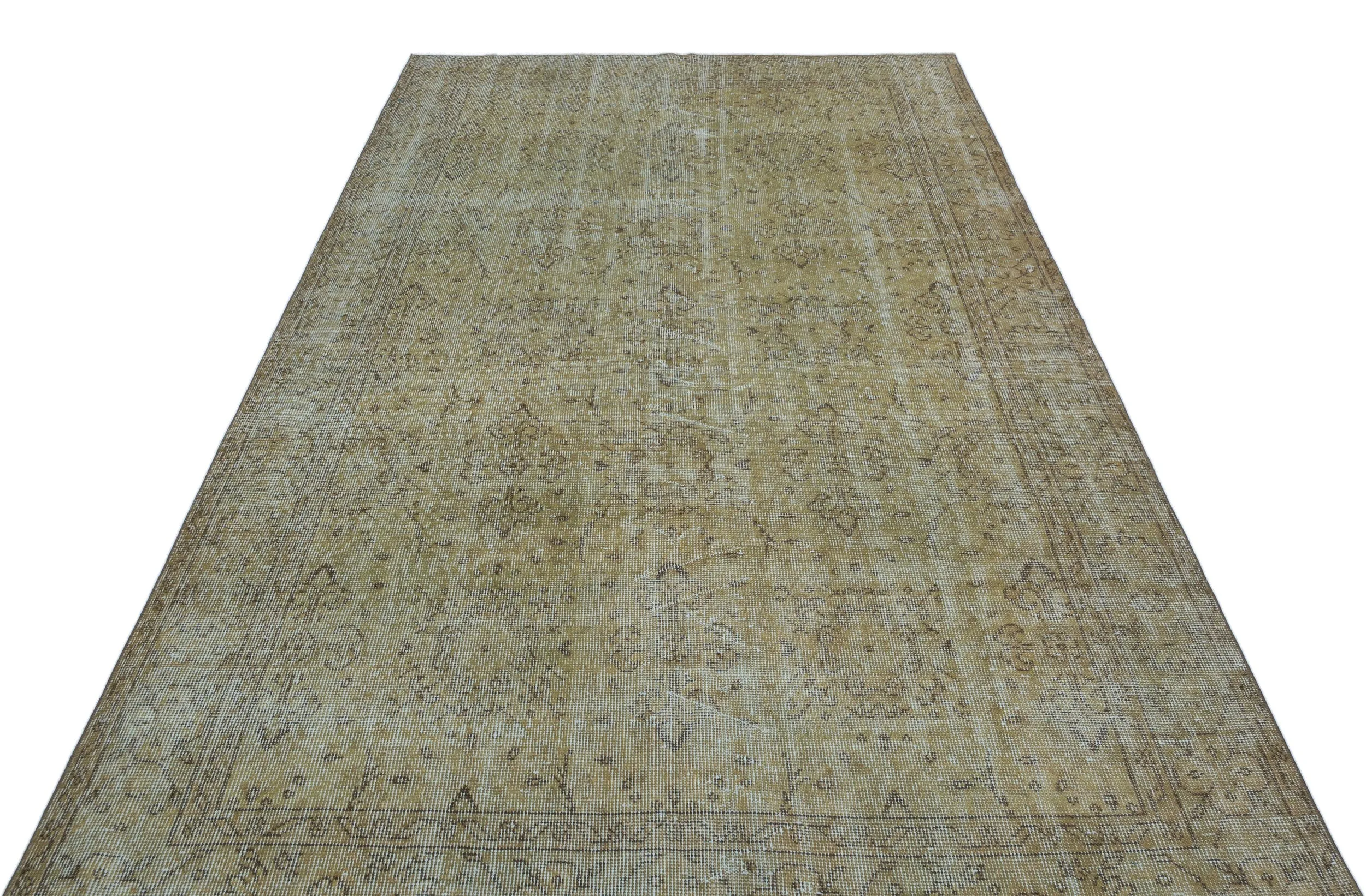 Retro Design Beige Over Dyed Vintage Rug 5'7'' x 9'2'' ft 169 x 280 cm