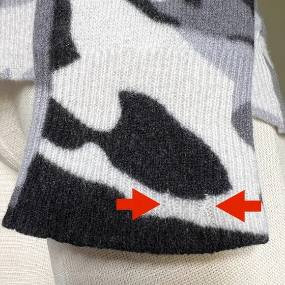 Skull Cashmere Knit Sweater Camo Print MEDIUM Black Gray Crewneck 100% Cashmere