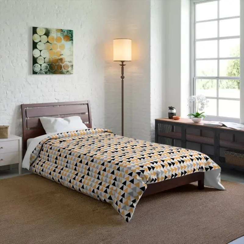 Snug Comforter with Black Triangles and Trendy Fashion