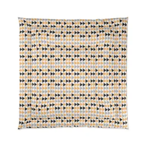 Snug Comforter with Black Triangles and Trendy Fashion