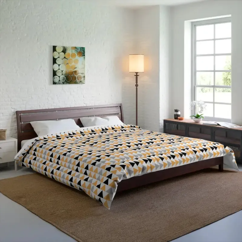 Snug Comforter with Black Triangles and Trendy Fashion