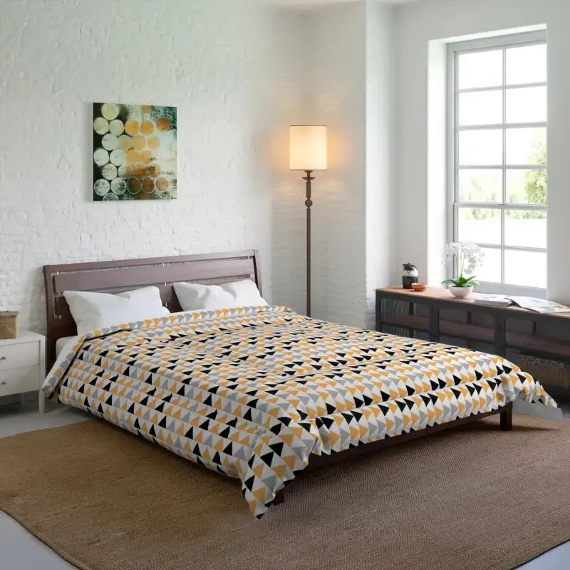 Snug Comforter with Black Triangles and Trendy Fashion