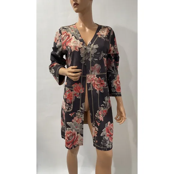 Solitaire Open Light Jacket /Cardigan size medium grey/floral long sleeves