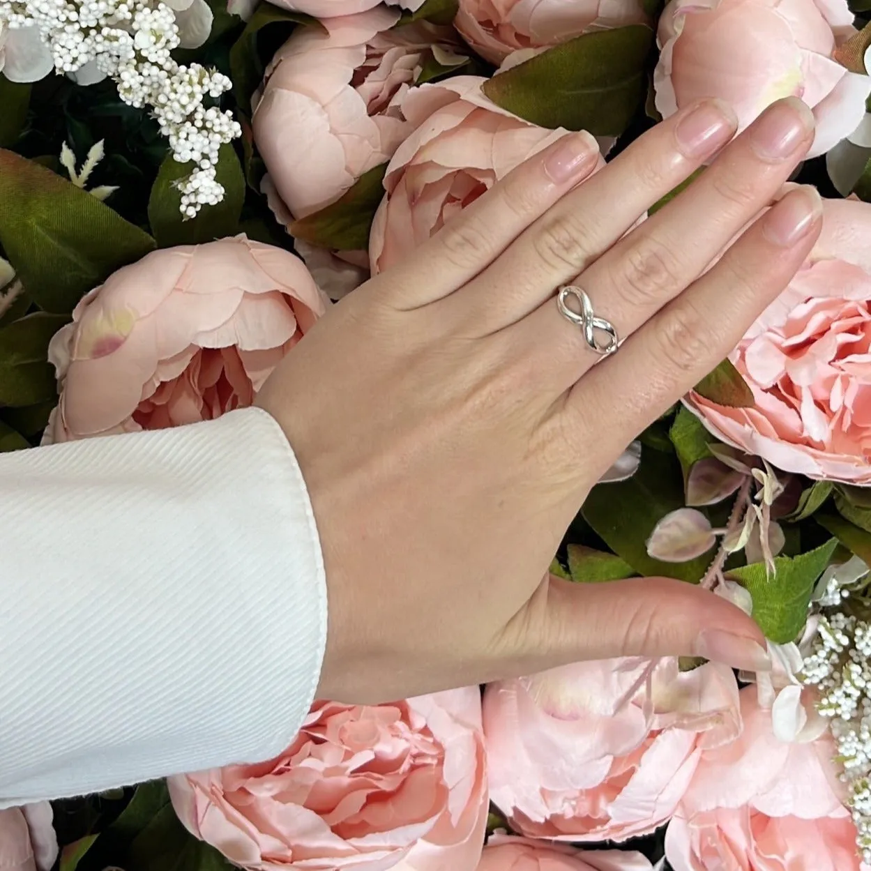 Tiffany & Co Infinity Sterling Silver Ring Size :J