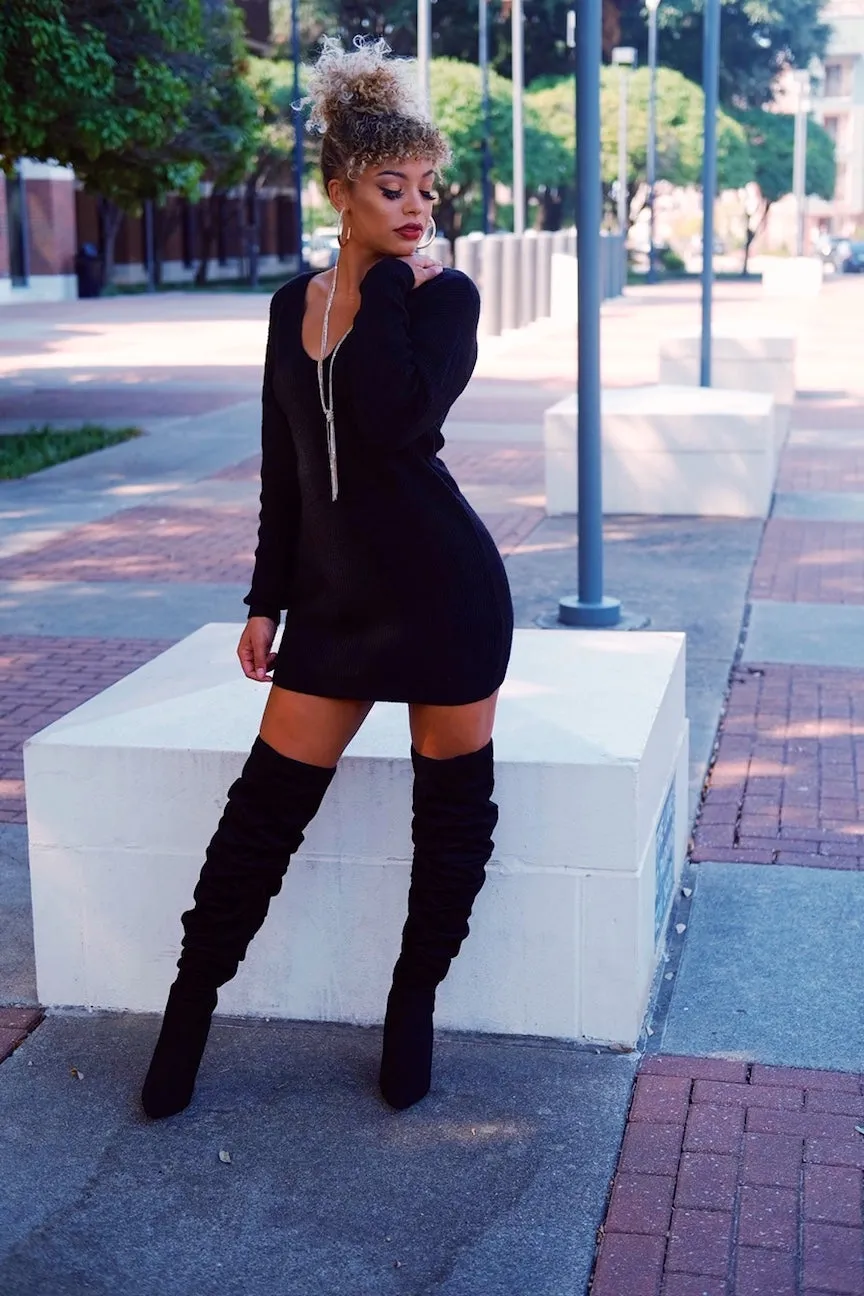 V NECK SWEATER DRESS (Black)