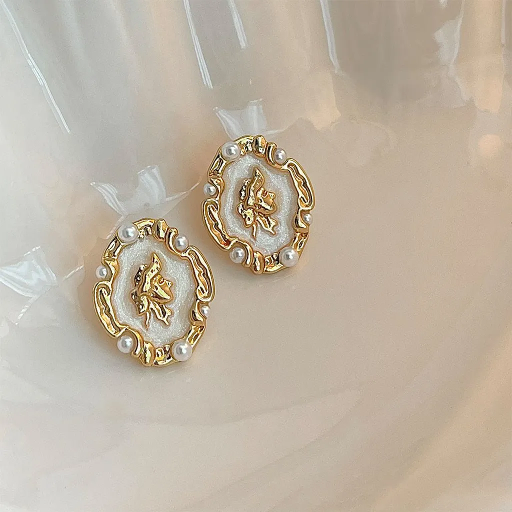 Vintage Cameo Earrings