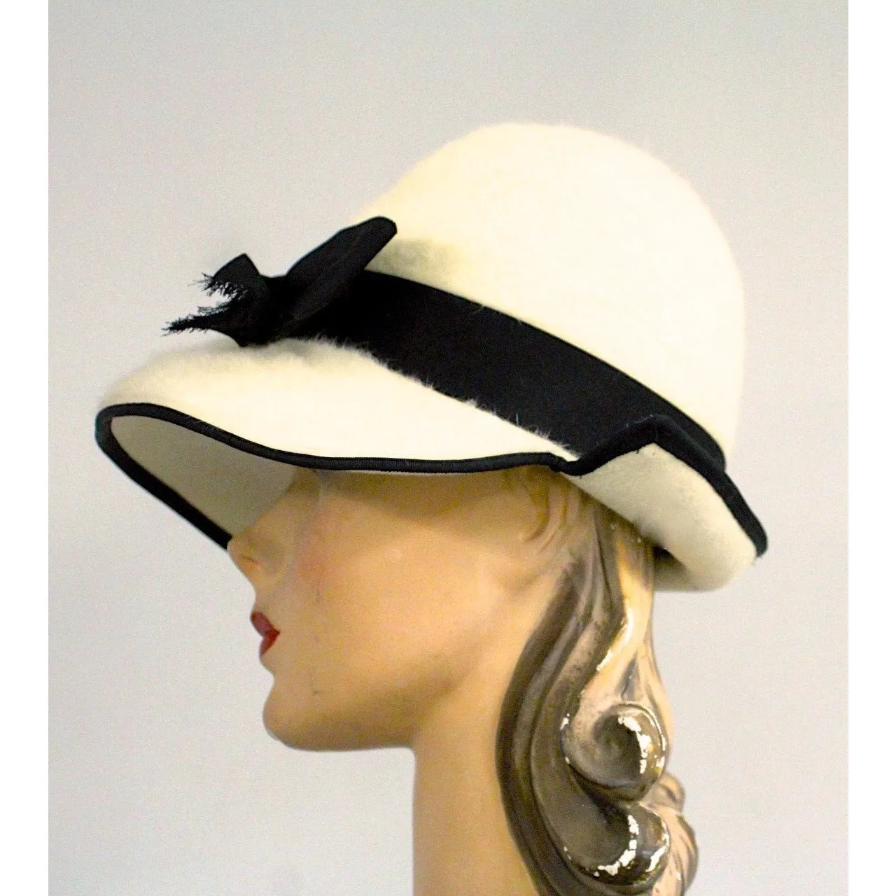 Vintage Ladies Bucket Hat Mr.John Jr Ivory & Black Dramatic Style 1960s