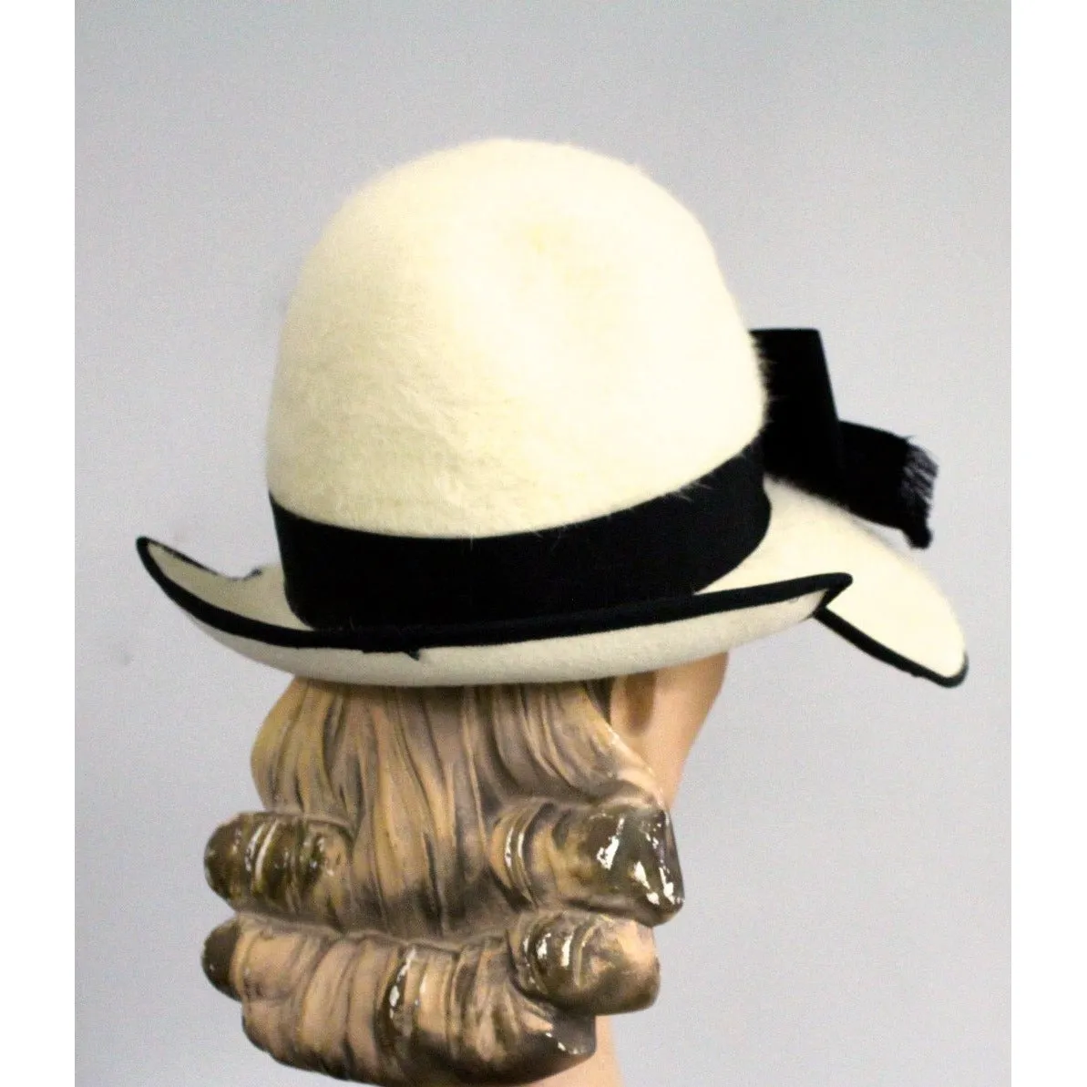 Vintage Ladies Bucket Hat Mr.John Jr Ivory & Black Dramatic Style 1960s