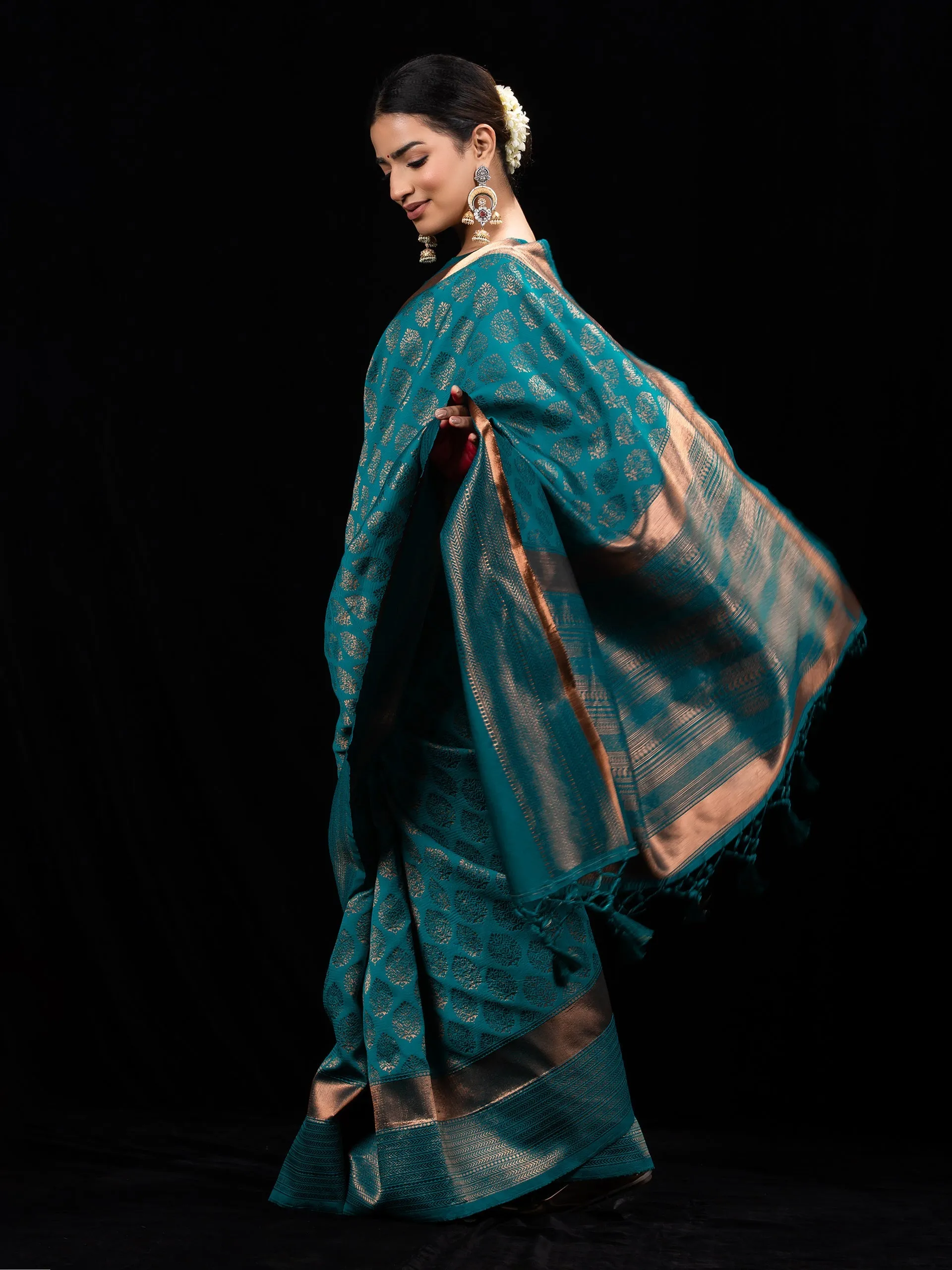 Vishesh Firoza Saree with Blouse Fabric
