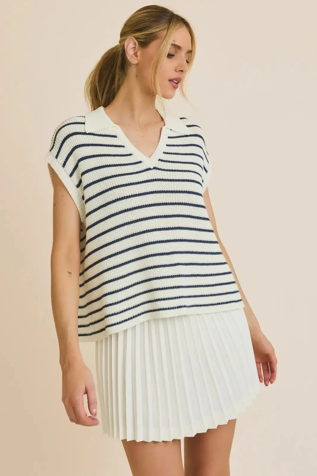 WIDE SHOULDER V NECK STRIPE SWEATER TOP